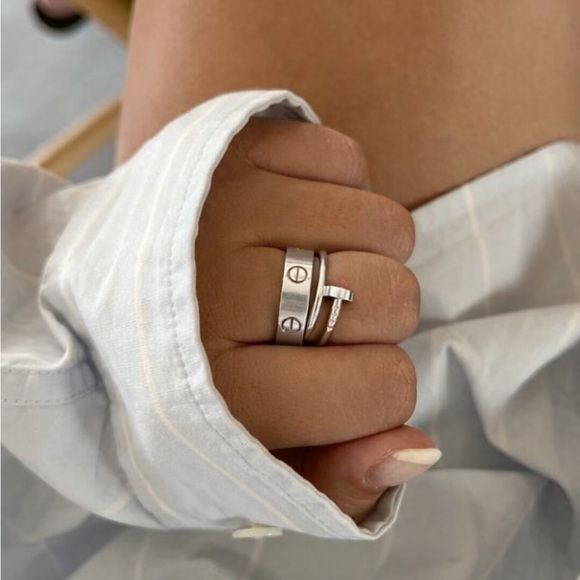 Jewelry - Silver Luxury Screw Love Ring